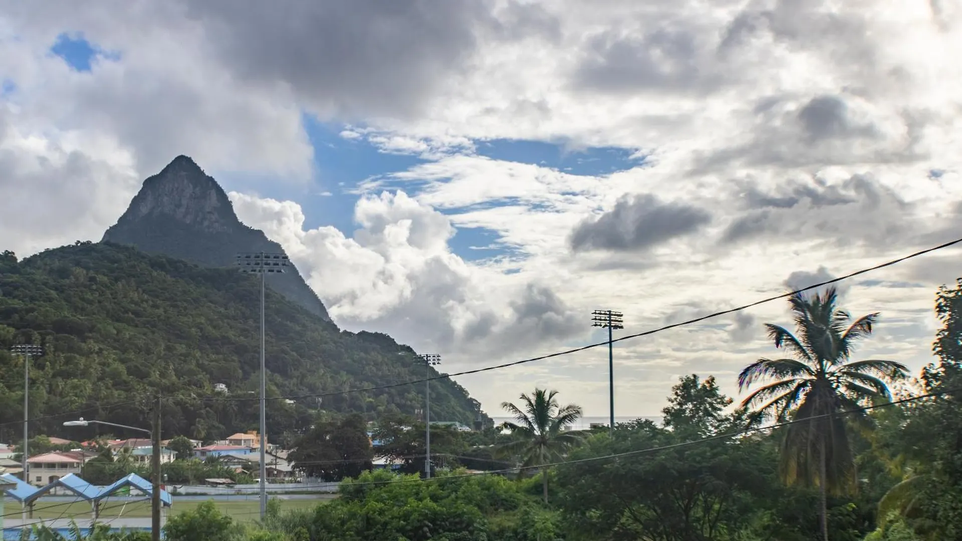 Soufrière Frenz Mango Suites 2 דירה